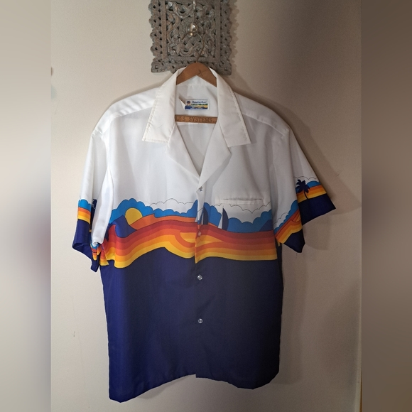 Vintage 1990's Shoreline Short Sleeve Hawaiian Shirt. - Picture 1 of 11